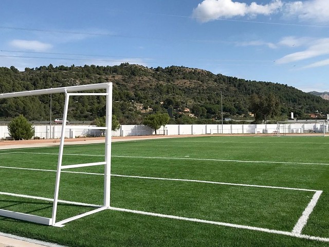 El Poliesportiu Municipal de Pedreguer compta amb un nou camp de futbol 8